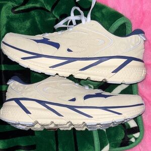 Hoka men’s  Beige and Navy Sneakers size 11 brandnew no box